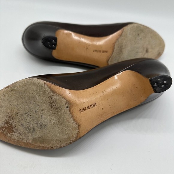 Salvatore Ferragamo Pumps 7 B Brown Gold Hardware Closed Toe Heels Shoes Italy - Picture 12 of 14